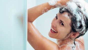 Як зупинити випадіння волосся: домашній шампунь вирішить проблему