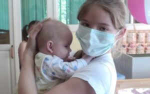У дитячому притулку жили чудові двійнята, Марійка і Сергій, які запали мені глибоко в серце