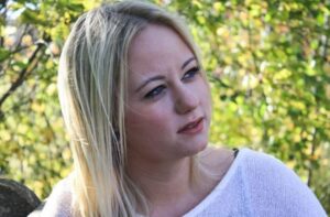Весною з’явився хлопчик, і Марія, навіть не глянувши на маля, слабкою рукою підписала відмову