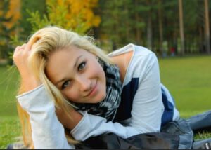 Він проміняв хазяйновиту дружину на коханку. Маринка салони не любила, жаліла гроші