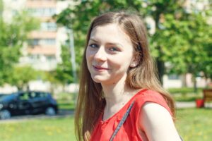 – Та ж Іван твій ще зовсім молодий! куди йому женитися? І на цій пройдисвітці! Можете тепер гроші ховати