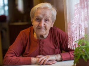 “Зараз мені 67 років. Чоловік помер, тому я мешкаю одна. У моєму житті абсолютно відсутня радість”