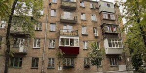 Як мені вмовити дружину не подавати на аліменти? Буде собі жити в моїй квартирі, дітей вона любить, а на мене їй байдуже