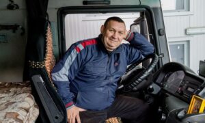 Одного разу я поїхав в рейс з вантажем, а повернувся звідти з сином. Дружина плакала від щастя