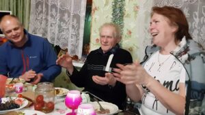Моя свекруха на вихідних святкує свій ювілей. Нас запросила в гості, але казала онука не брати
