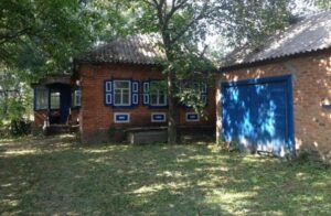 Свекруха вперше вирішила зробити подарунок своїй онучці на її 10-річчя. Вона поштою надіслала пакунок