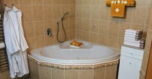 Чому не потрібно встановлювати кутову ванну