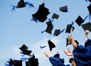 Іван пішов на вечір зустрічі з однокласниками, а коли повернувся – сів на диван і розплакався