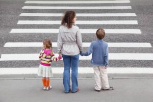 Мама недолюблювала Славіка. Як він тільки не намагався догодити своїй матері, їй завжди нічого не підходило, чого не скажеш про Олю