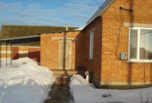 Степан тер буряки свиням, як на подвір’я ступив кум, він приніс новину про його дружину