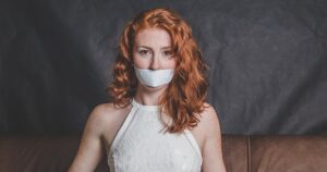 Приголомшлива притча про мовчання