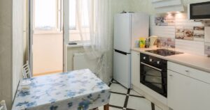 Так довго збирали на однокімнатну квартиру. Тепер родичі просять племінника прописати