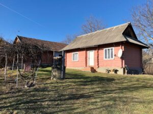 Я працюю вже декілька років поспіль на заробітках в Польщі. Збираю гроші для дітей. Декілька днів тому до мене зателефонувала сестра з цікавою пропозицією – відмовитися від батьківського спадку та все віддати їй