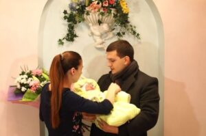 Невістка навмисне збрехала про день виписки, бо не хотіла бачити свекруху