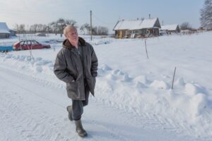 Цієї зими буду мерзнути. Дров нема, газ дорогий, а від синів ніякої помочі! Хіба я був поганим батьком?