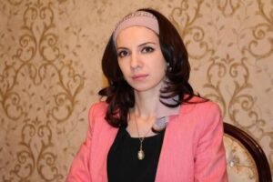 – Доведеться трохи потерпіти! – зціпивши зуби сказала Катя, коли наважилась відвідати матір. ЇЇ вже 8 років не було у рідному місті