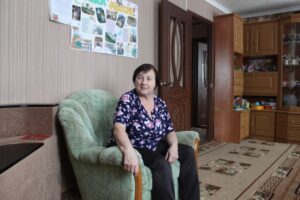 Коли бабуся поскаржилася мені на сусідів, я й припустити не могла, що буду їм ще співчувати
